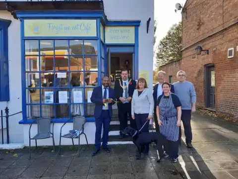 Casa Care directors celebrate Forget Me Not Café opening with Leamington Spa Mayor, supporting local dementia community initiatives